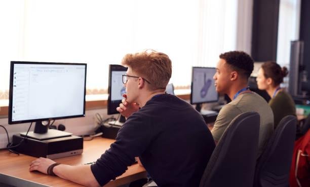 How to Plan a Capstone Project in the UK: From Research Question to Final Submission